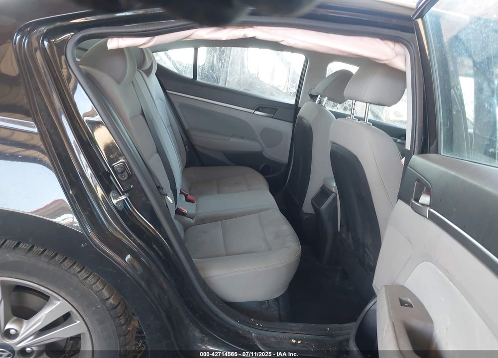 2018 HYUNDAI ELANTRA VIN: 5NPD84LF1JH325715