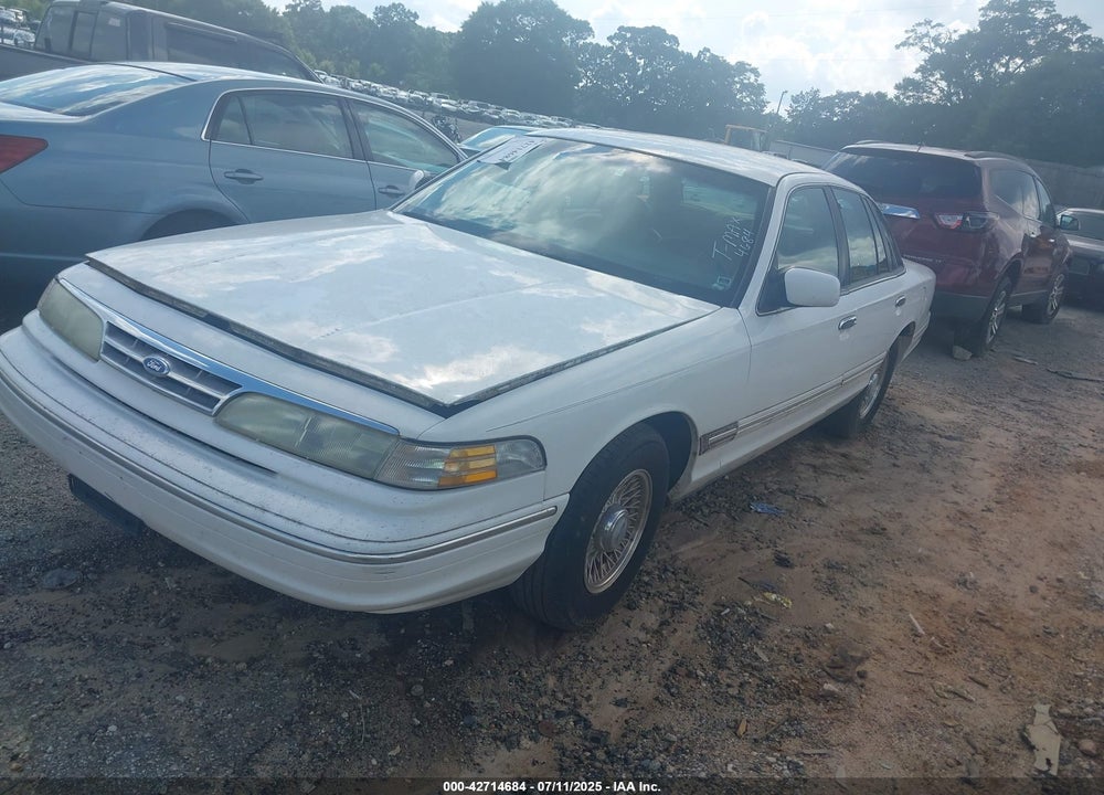 1996 FORD CROWN VICTORIA LX VIN: 2FALP74W4TX204392