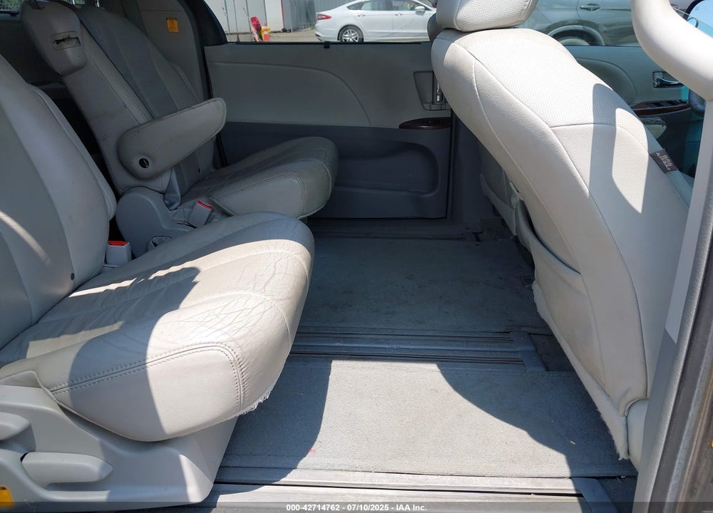 2012 TOYOTA SIENNA VIN: 5TDYK3DCXCS202574