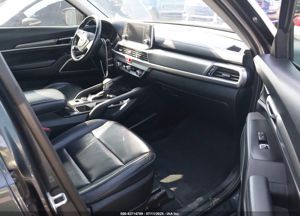2020 KIA TELLURIDE VIN: 5XYP2DHCXLG010130