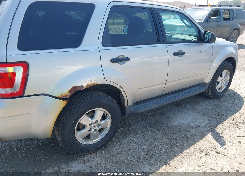 2009 FORD ESCAPE XLT VIN: 1FMCU03719KC05365