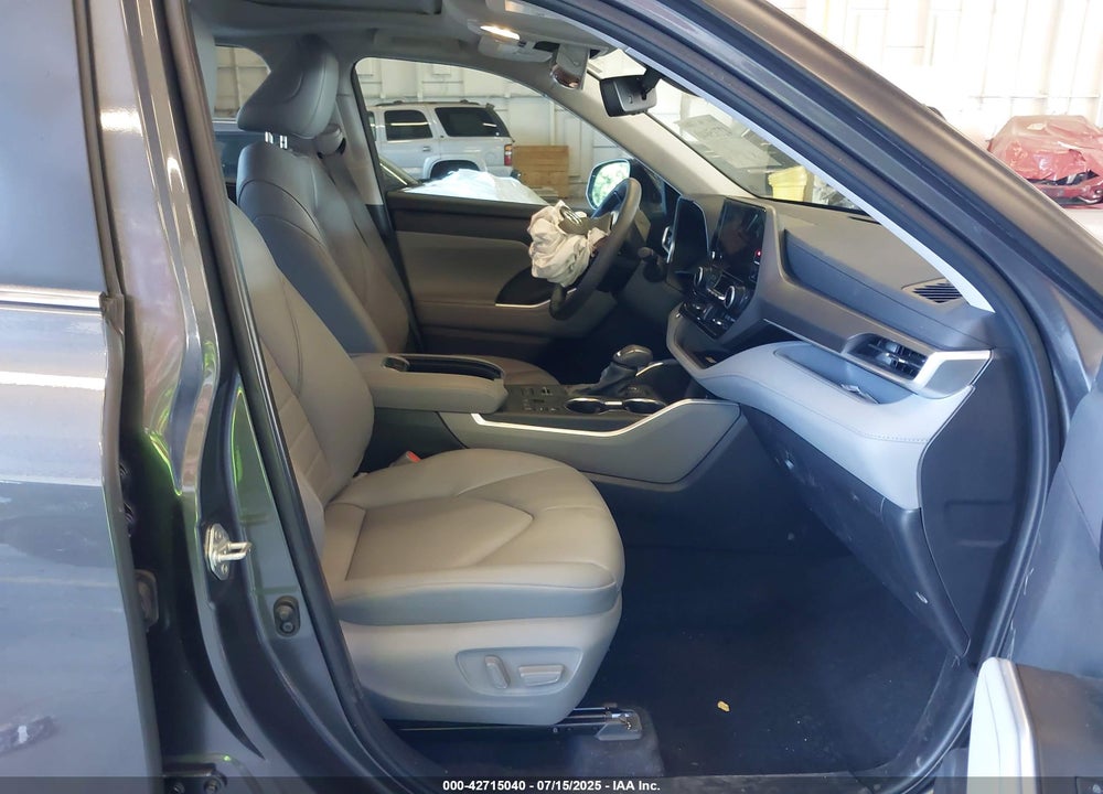2024 TOYOTA HIGHLANDER VIN: 5TDKDRBH0RS552757