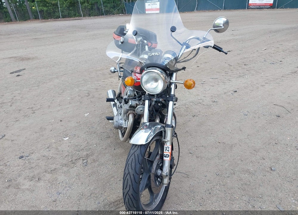 1981 SUZUKI GS1000 GL VIN: JS1GT71L9B2101031