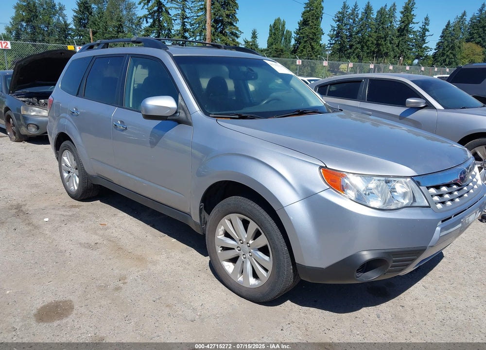 2013 SUBARU FORESTER 2.5X PREMIUM VIN: JF2SHADC2DG420725
