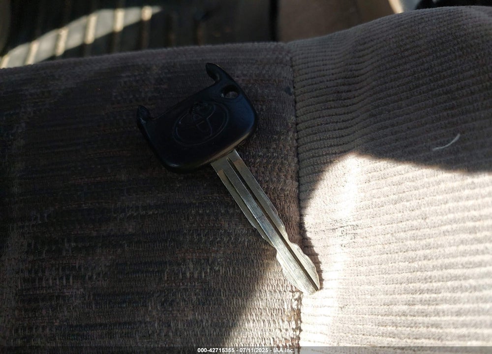 1997 TOYOTA 4RUNNER SR5 VIN: JT3HN86R5V0056682