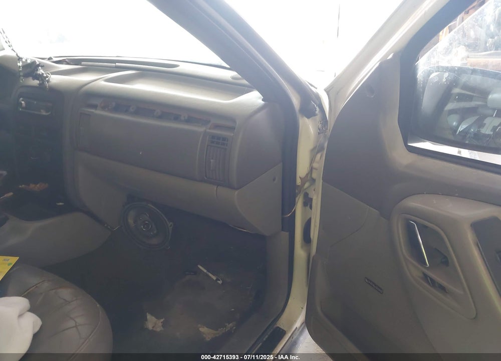 2000 JEEP GRAND CHEROKEE VIN: 1J4G248S7YC363891
