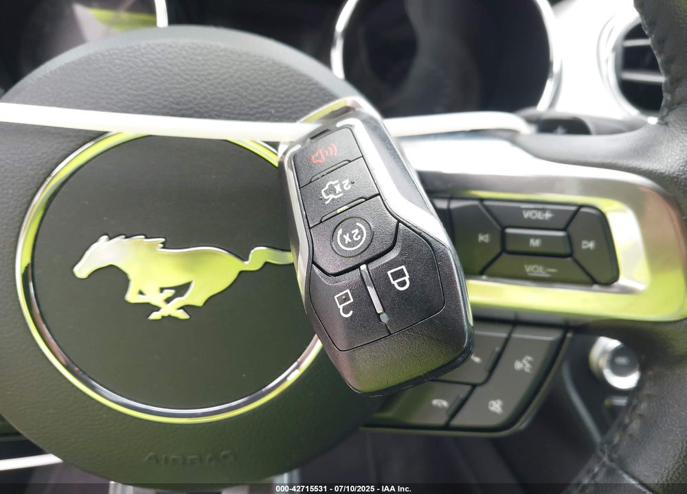 2016 FORD MUSTANG VIN: 1FATP8UH1G5326111