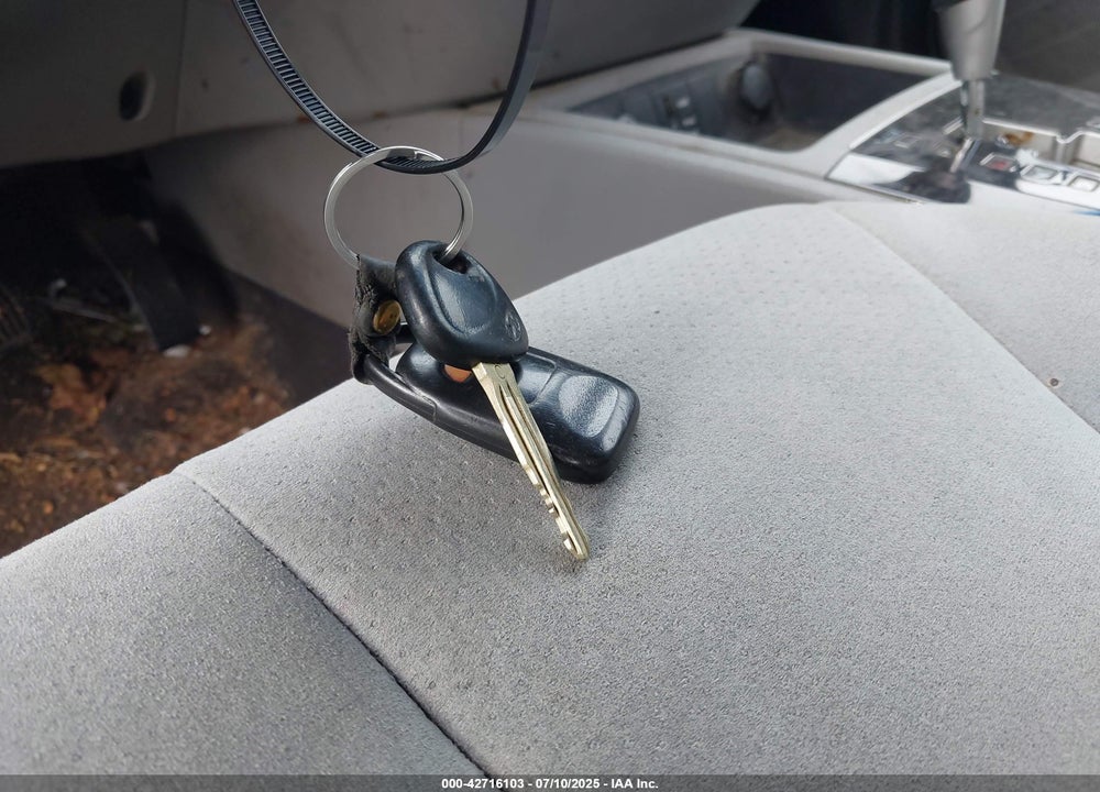 2009 HYUNDAI SANTA FE VIN: 5NMSH73E19H273446
