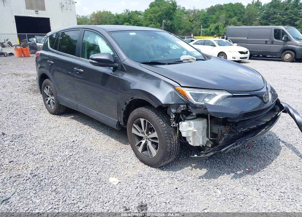2018 TOYOTA RAV4 XLE VIN: 2T3WFREV0JW410652