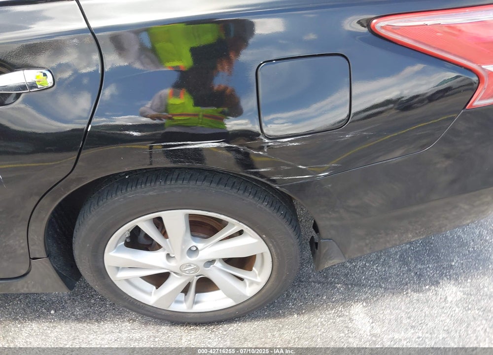 2013 NISSAN ALTIMA VIN: 1N4AL3AP8DC137173