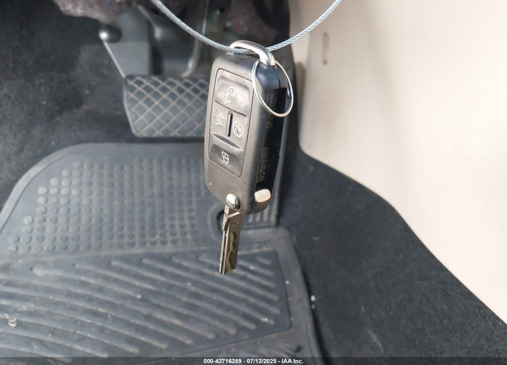 2017 VOLKSWAGEN PASSAT VIN: 1VWGT7A34HC068865