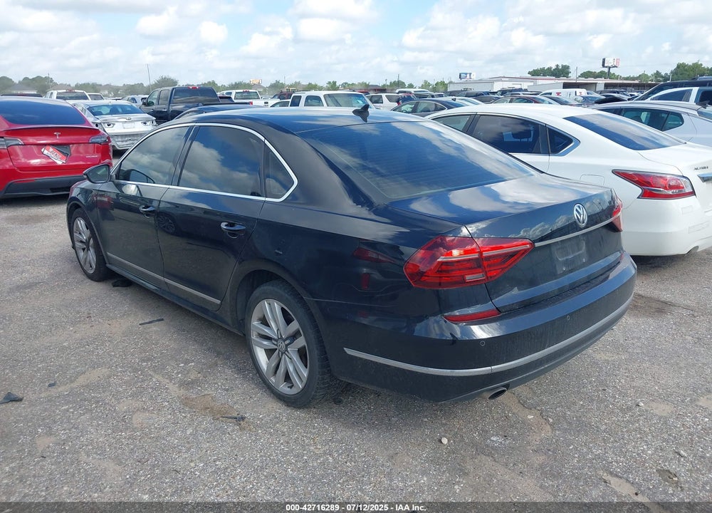 2017 VOLKSWAGEN PASSAT VIN: 1VWGT7A34HC068865