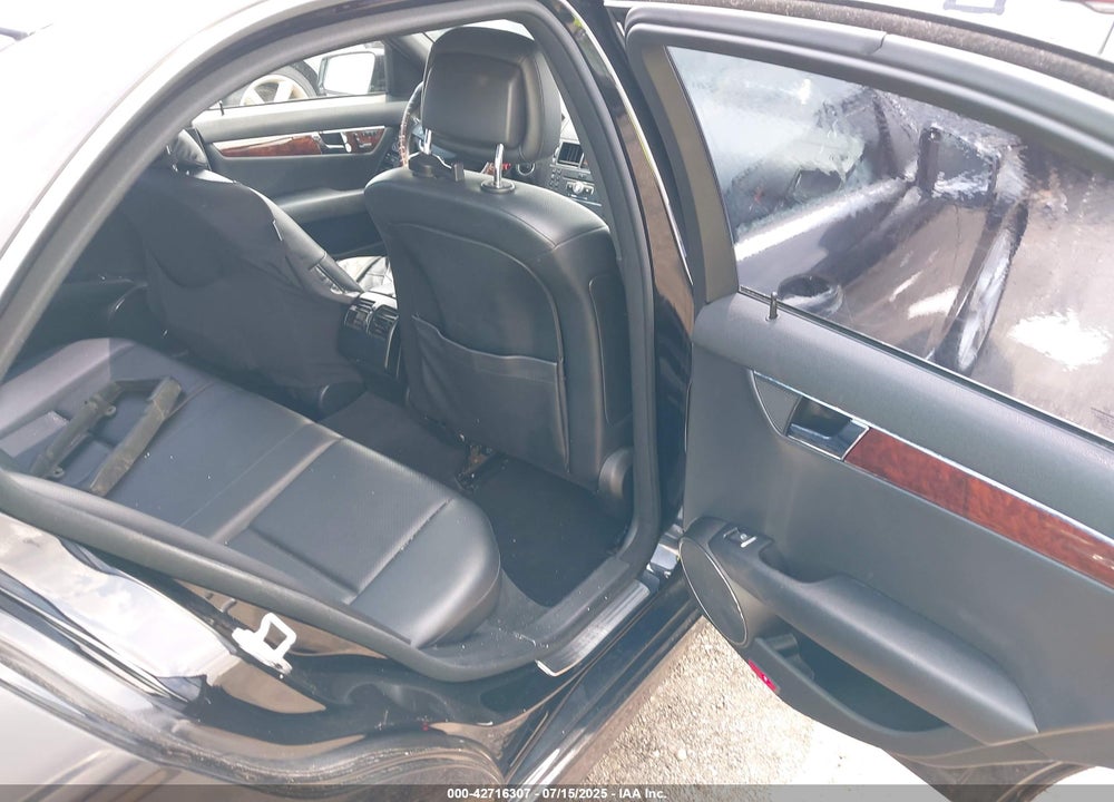 2011 MERCEDES-BENZ C CLASS VIN: WDDGF8BB8BR165731
