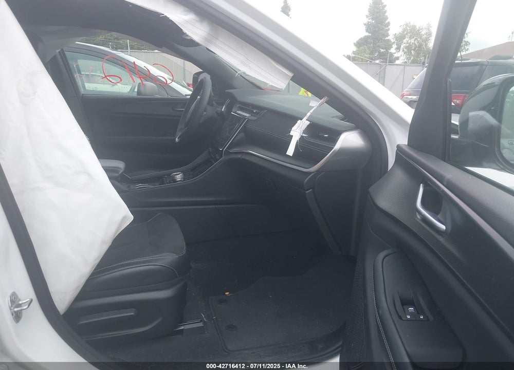 2023 JEEP GRAND CHEROKEE VIN: 1C4RJHAG5PC609141