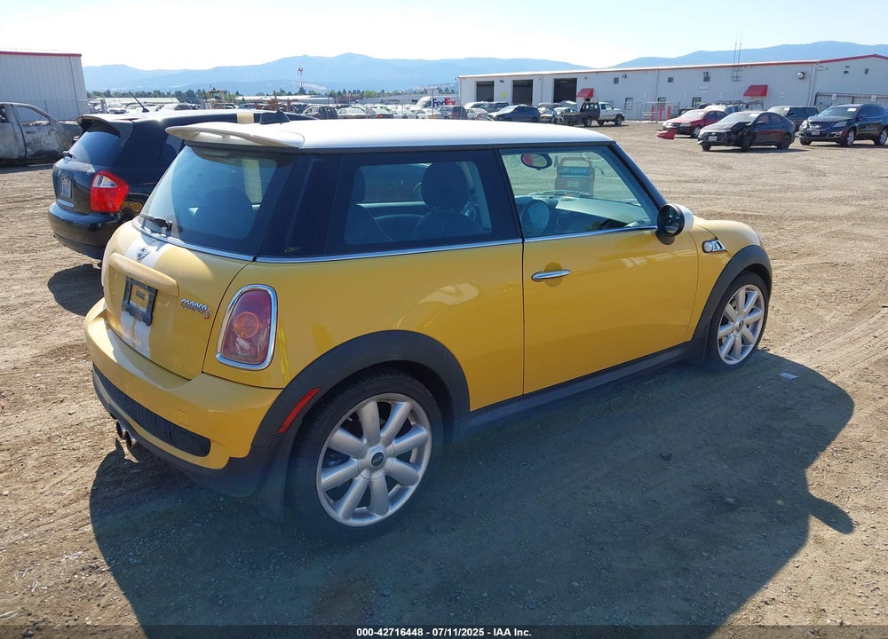 2008 MINI COOPER S VIN: WMWMF73568TT91873
