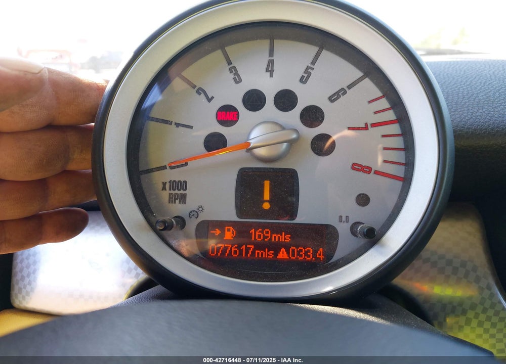 2008 MINI COOPER S VIN: WMWMF73568TT91873