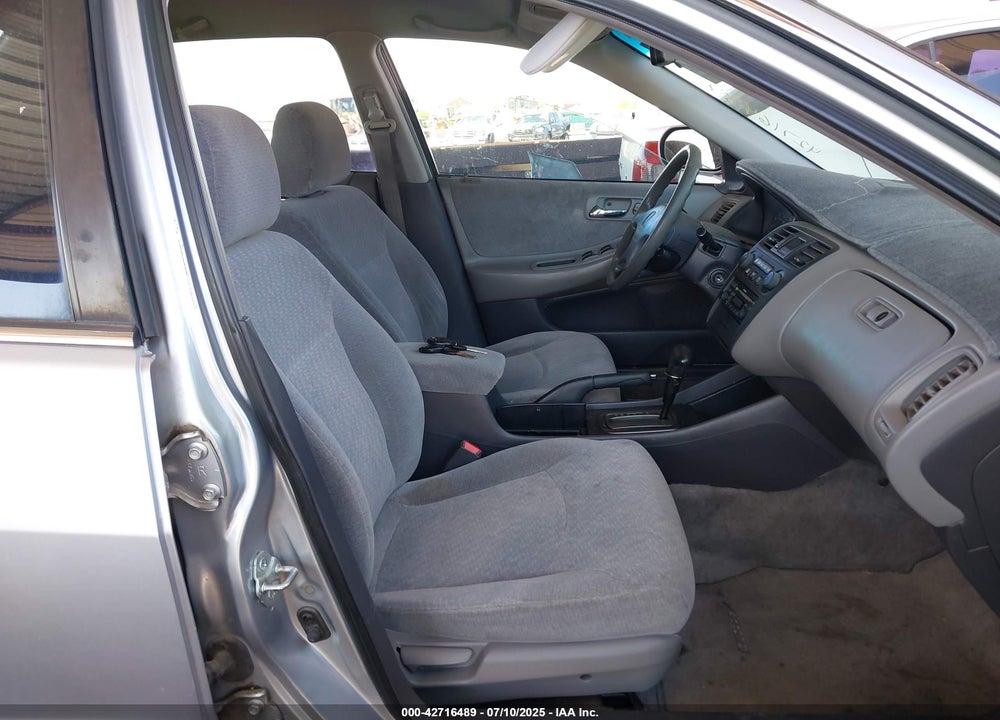2002 HONDA ACCORD 2.3 LX VIN: 3HGCG564X2G706456
