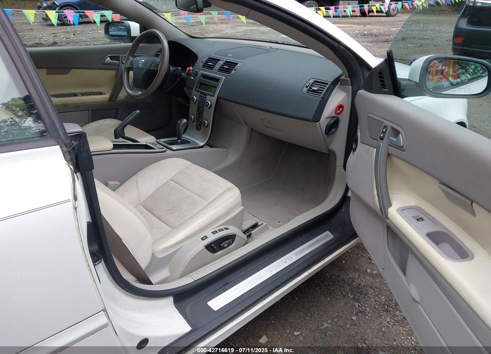 2008 VOLVO C70 VIN: YV1MC67278J052597