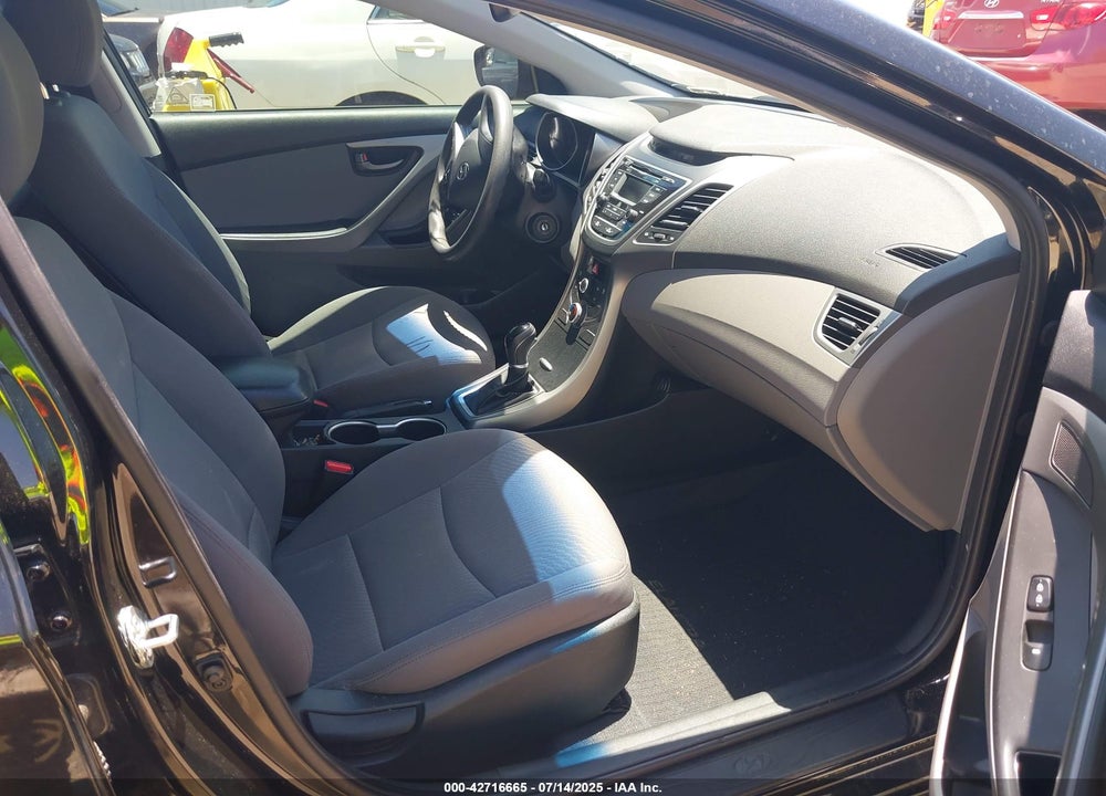 2014 HYUNDAI ELANTRA VIN: 5NPDH4AEXEH490453