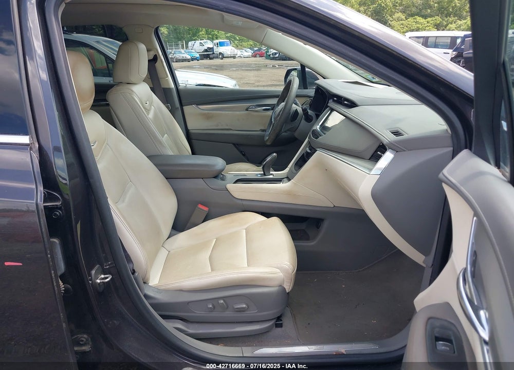2017 CADILLAC XT5 VIN: 1GYKNBRS3HZ101092