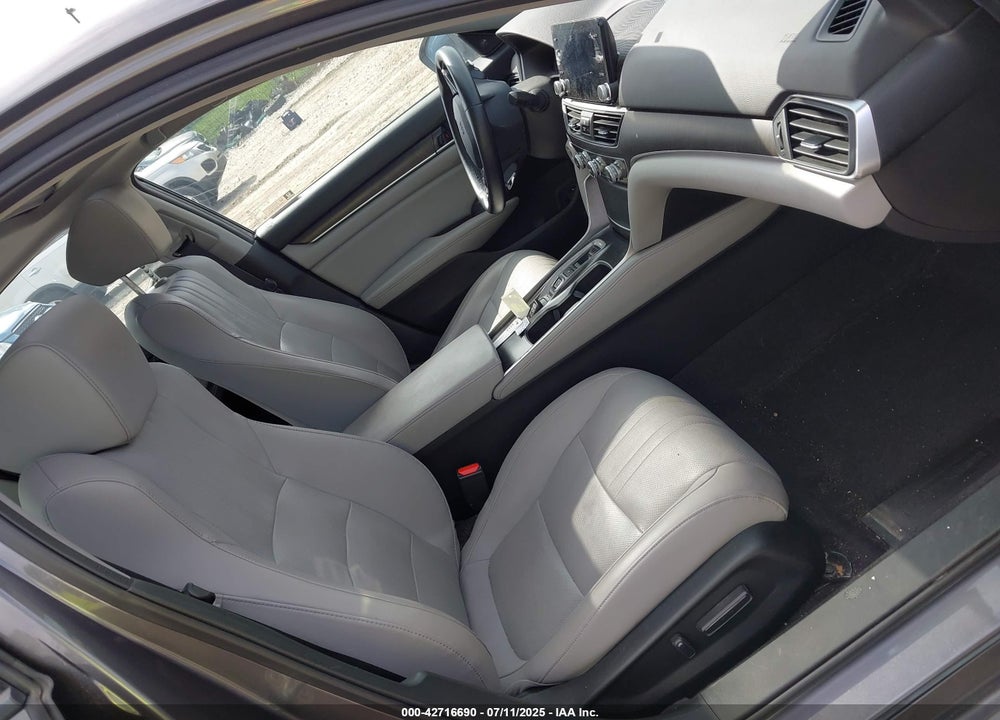 2018 HONDA ACCORD VIN: 1HGCV2F94JA019664