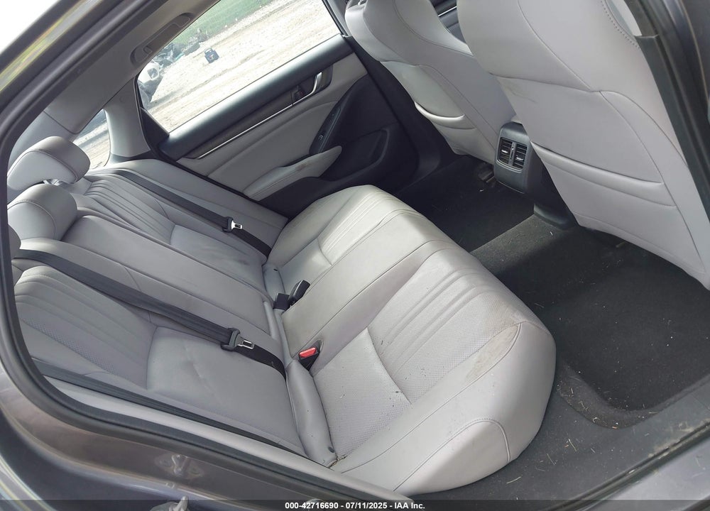 2018 HONDA ACCORD VIN: 1HGCV2F94JA019664