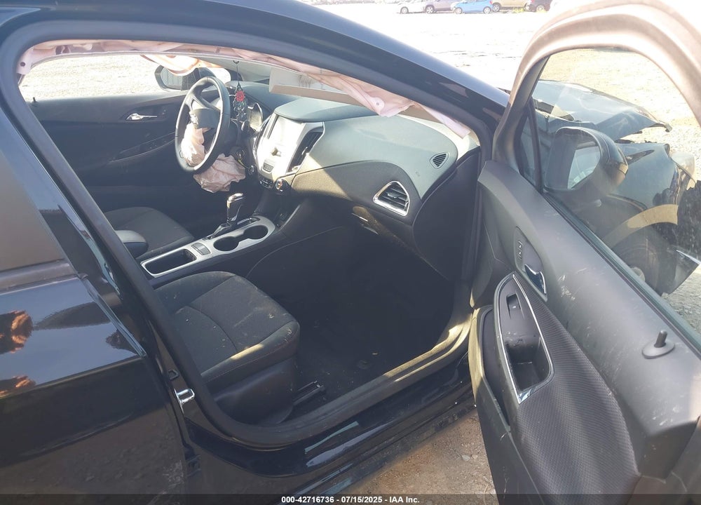2017 CHEVROLET CRUZE VIN: 1G1BC5SM5H7108137