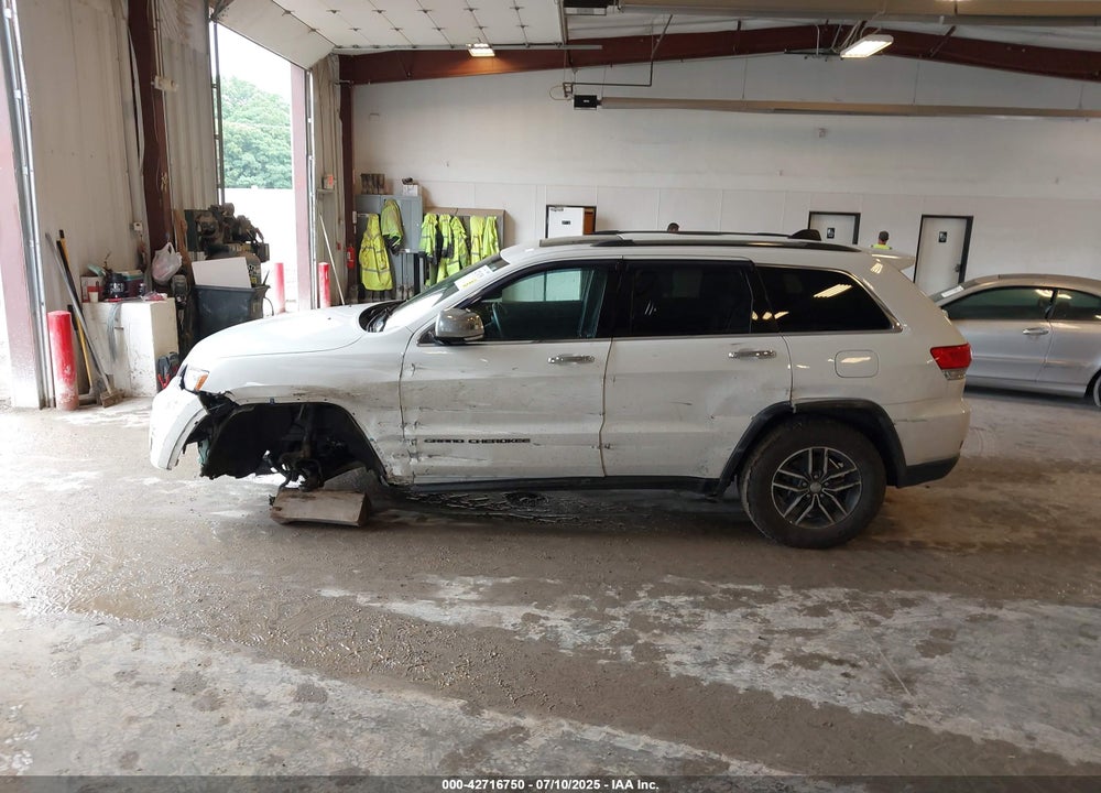 2017 JEEP GRAND CHEROKEE VIN: 1C4RJFBG7HC742634