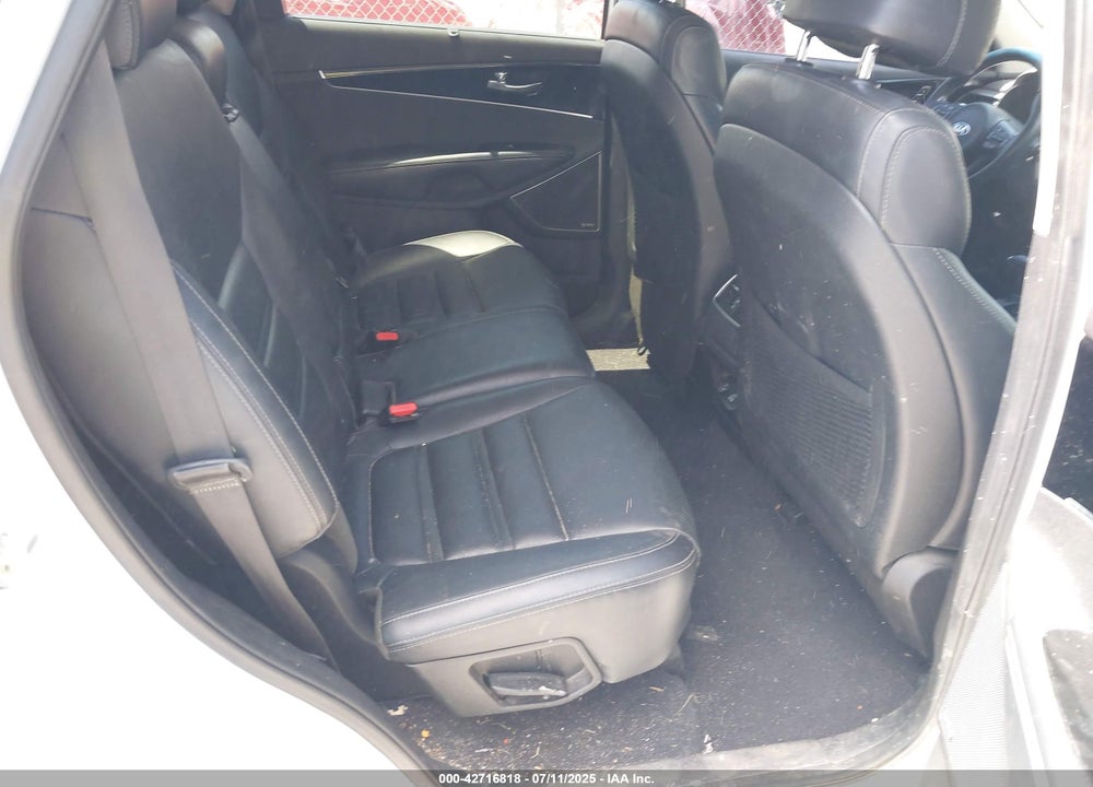 2017 KIA SORENTO 3.3L SX VIN: 5XYPKDA50HG265369