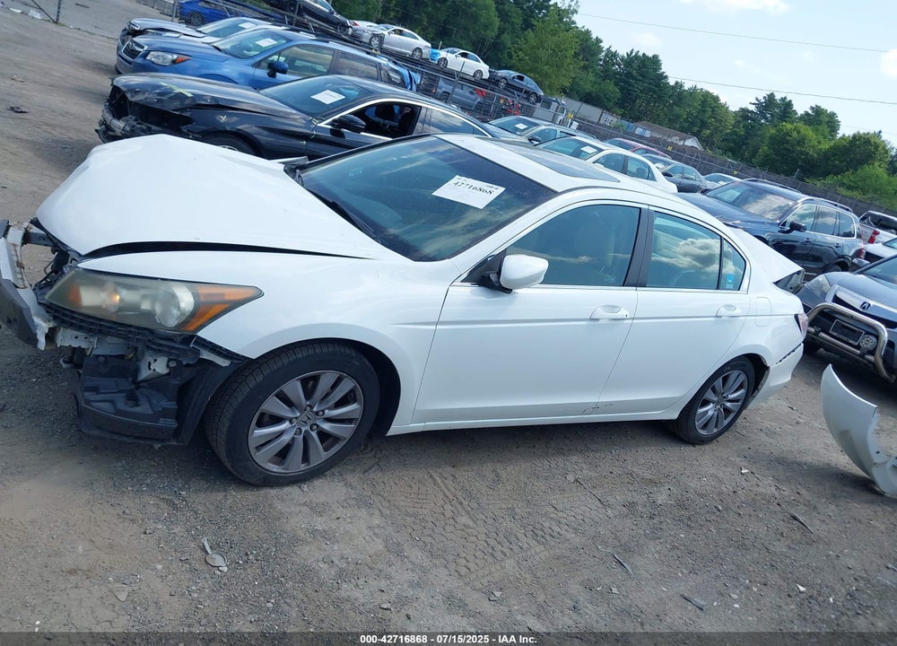 2011 HONDA ACCORD VIN: 1HGCP2F86BA018437