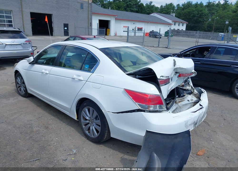 2011 HONDA ACCORD VIN: 1HGCP2F86BA018437