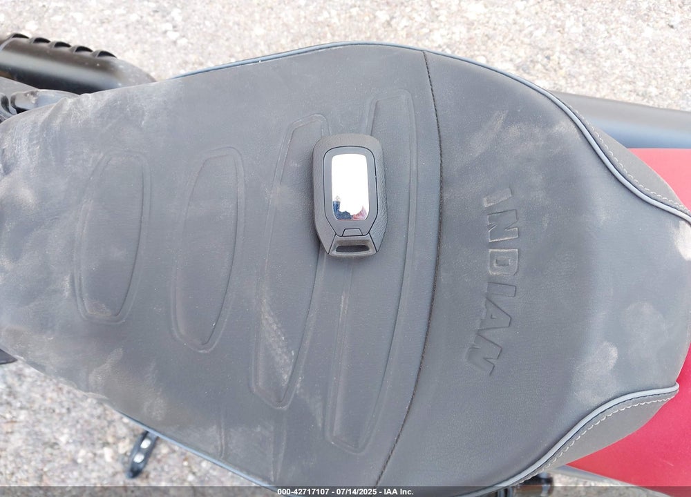 2025 INDIAN MOTORCYCLE CO. SCOUT BOBBER LIMITED +TECH VIN: 56KSBF763S3204884
