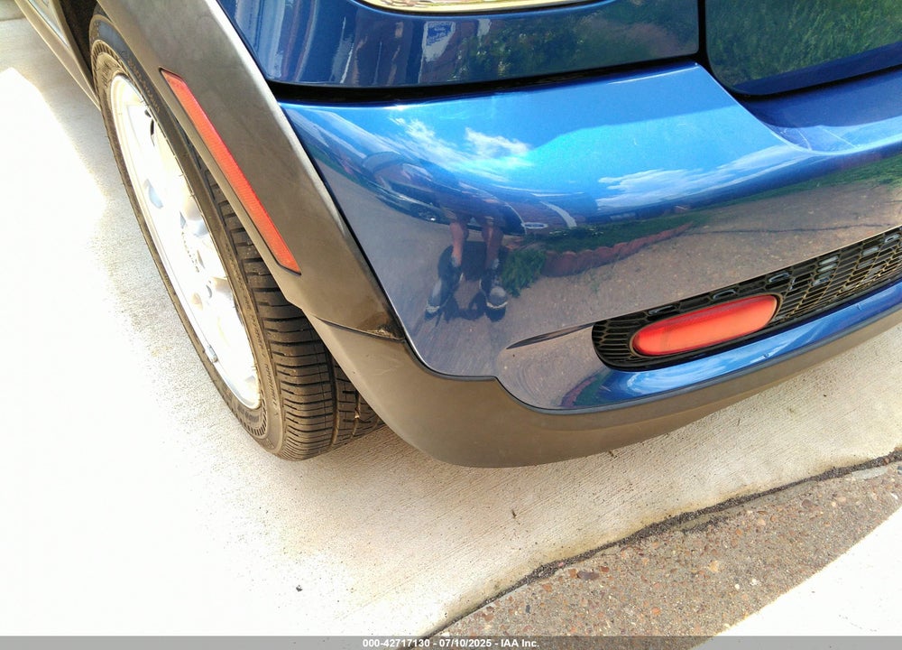 2009 MINI COOPER VIN: WMWMF735X9TW80840