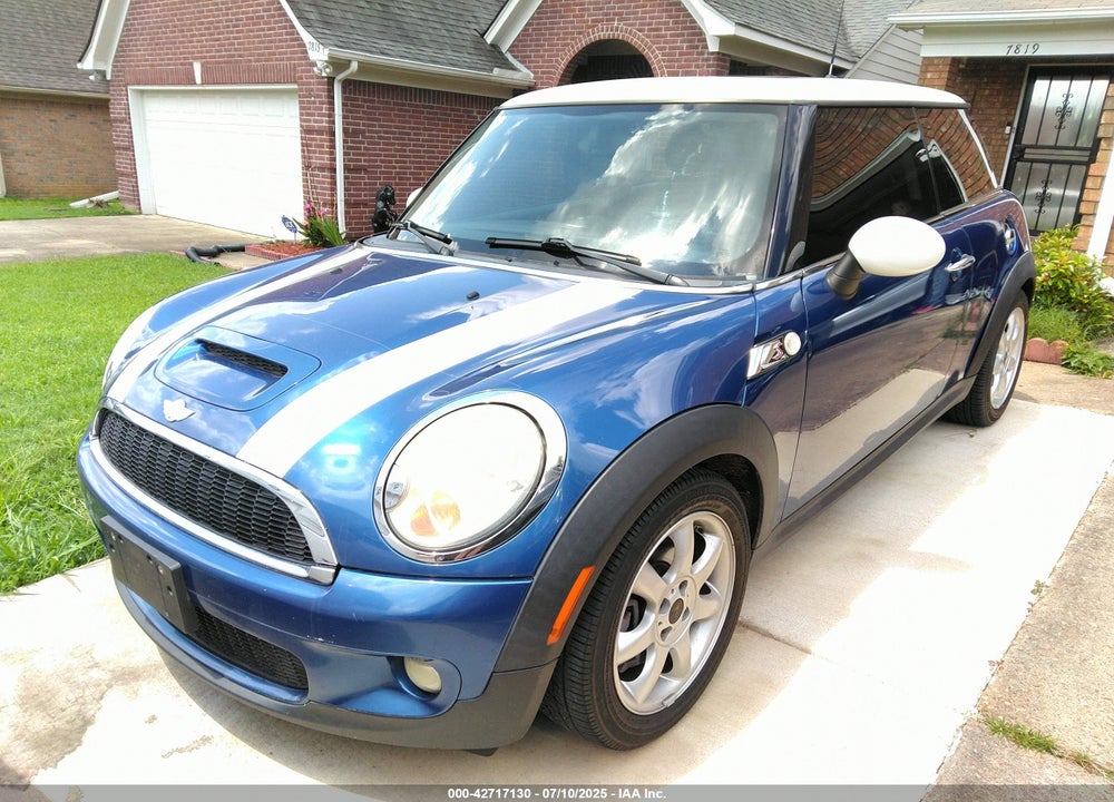 2009 MINI COOPER VIN: WMWMF735X9TW80840