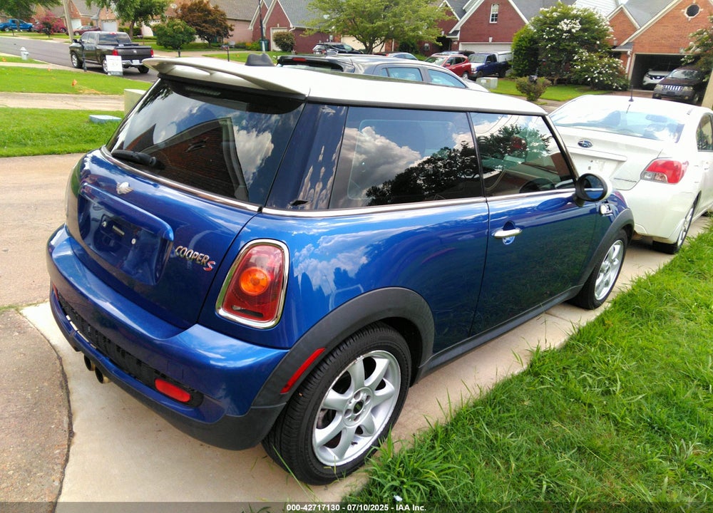 2009 MINI COOPER VIN: WMWMF735X9TW80840