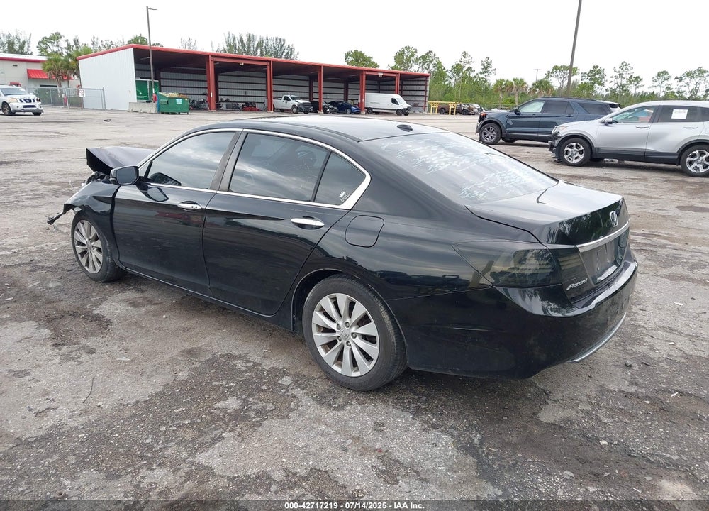 2015 HONDA ACCORD VIN: 1HGCR2F82FA168142