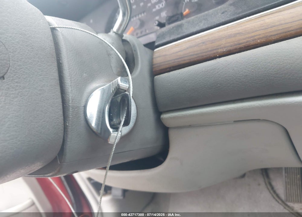 1996 FORD CROWN VICTORIA VIN: 2FALP74W1TX126363