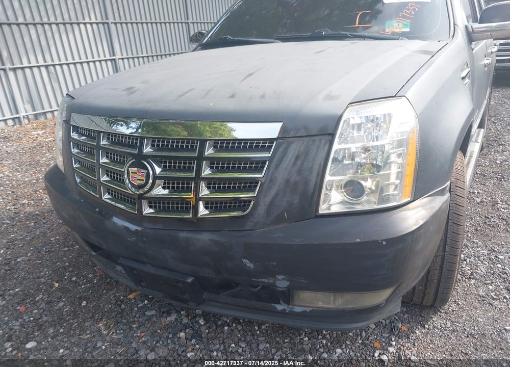 2008 CADILLAC ESCALADE VIN: 1GYFK638X8R232244