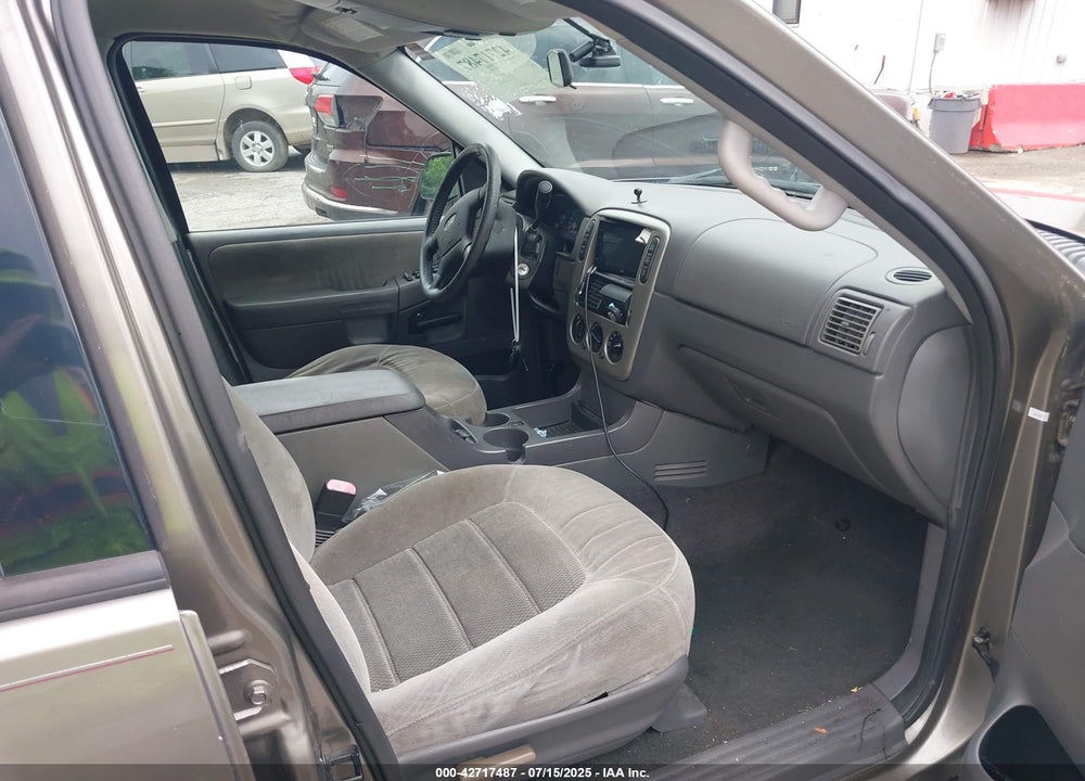 2005 FORD EXPLORER VIN: 1FMZU73K05ZA64085