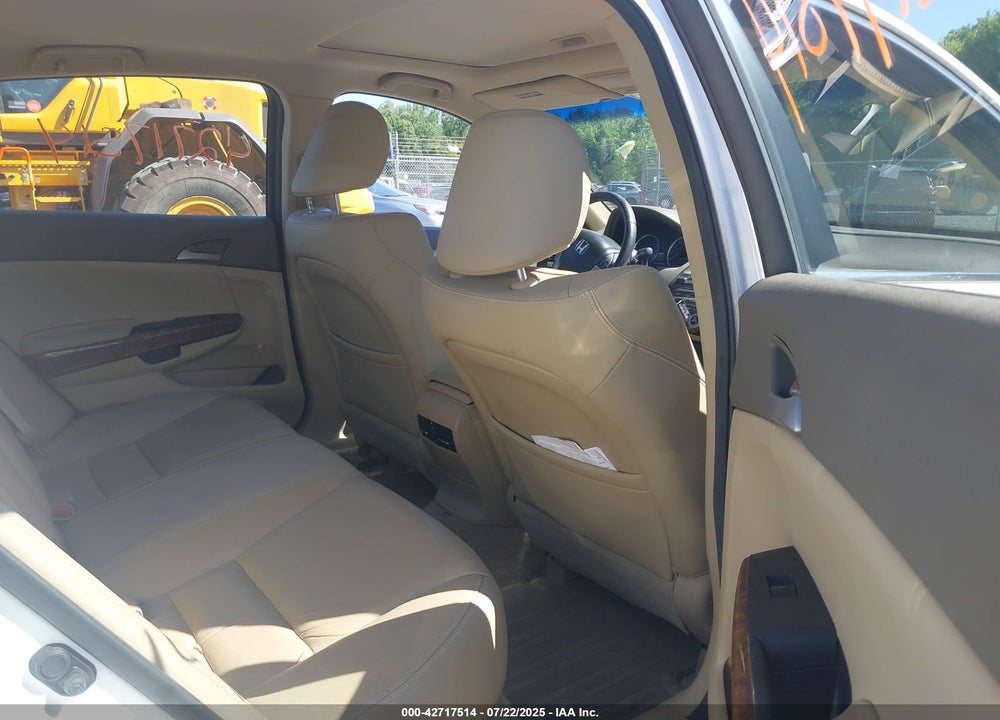 2010 HONDA ACCORD 2.4 EX-L VIN: 1HGCP2F88AA110924