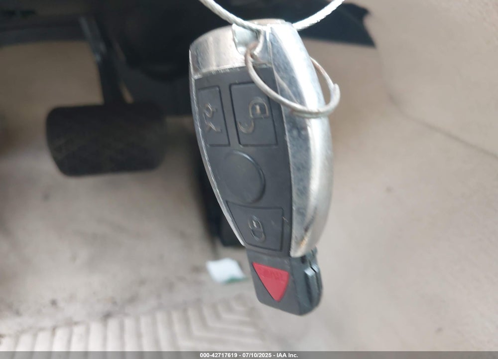 2004 MERCEDES-BENZ CLK 320 VIN: WDBTK65GX4T012529