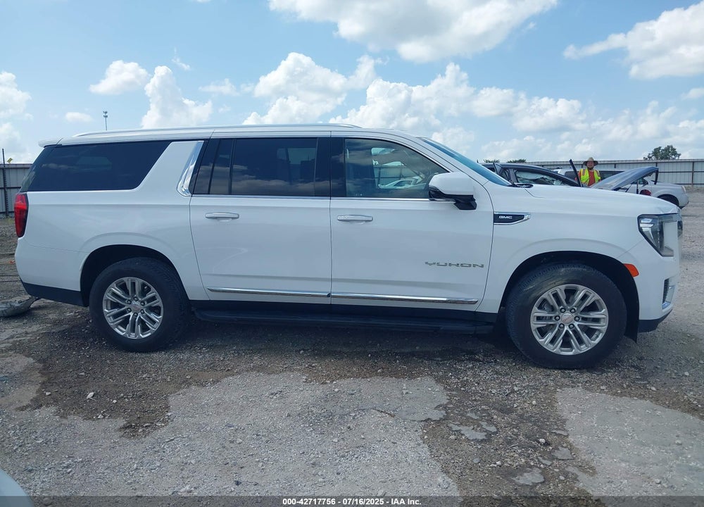 2021 GMC YUKON XL VIN: 1GKS2GKD0MR328648