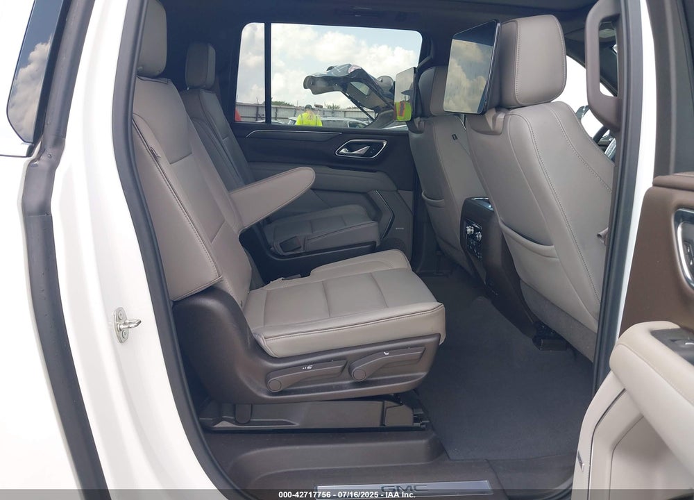 2021 GMC YUKON XL VIN: 1GKS2GKD0MR328648