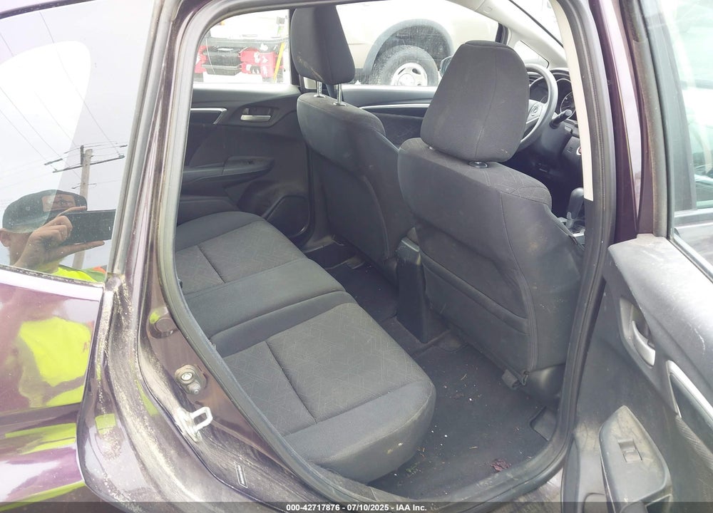 2015 HONDA FIT VIN: 3HGGK5H80FM776264