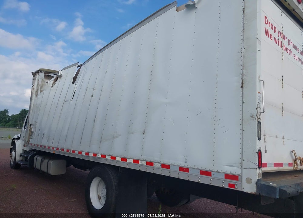2017 FREIGHTLINER M2 106 VIN: 1FVACWDT2HHHV9059