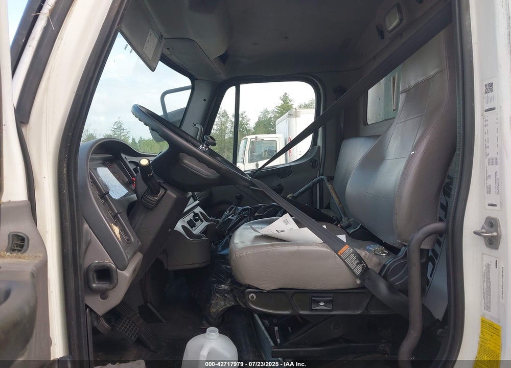 2017 FREIGHTLINER M2 106 VIN: 1FVACWDT2HHHV9059
