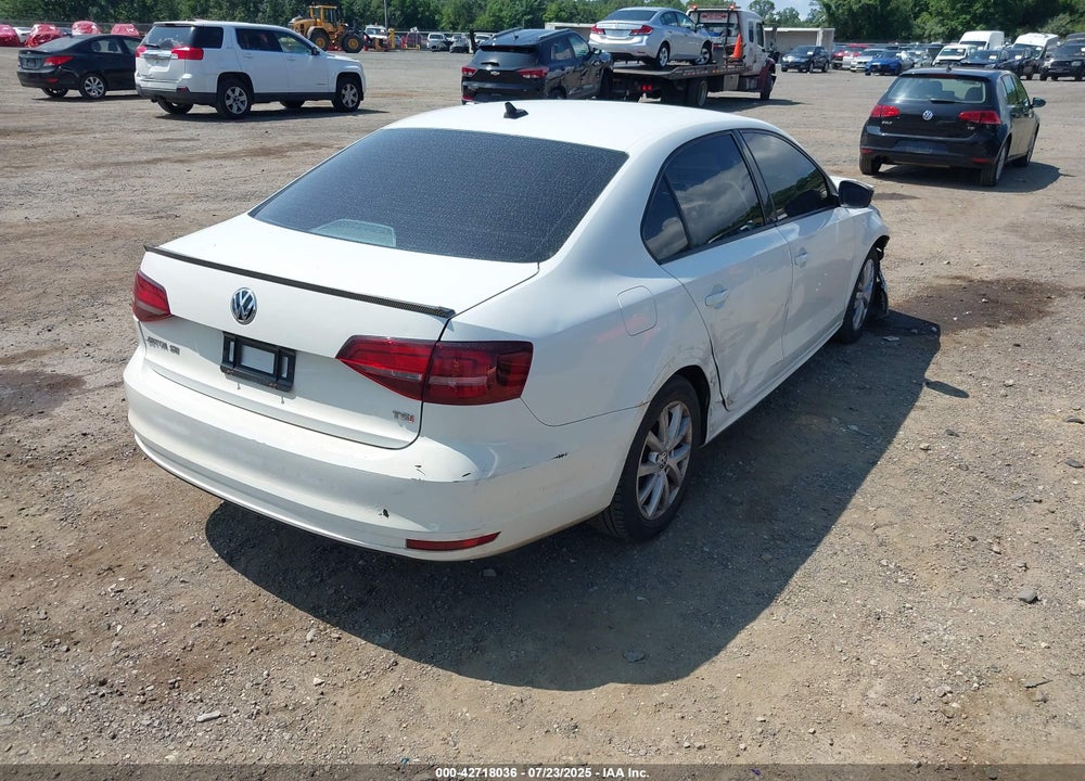 2016 VOLKSWAGEN JETTA VIN: 3VWD67AJ8GM250865