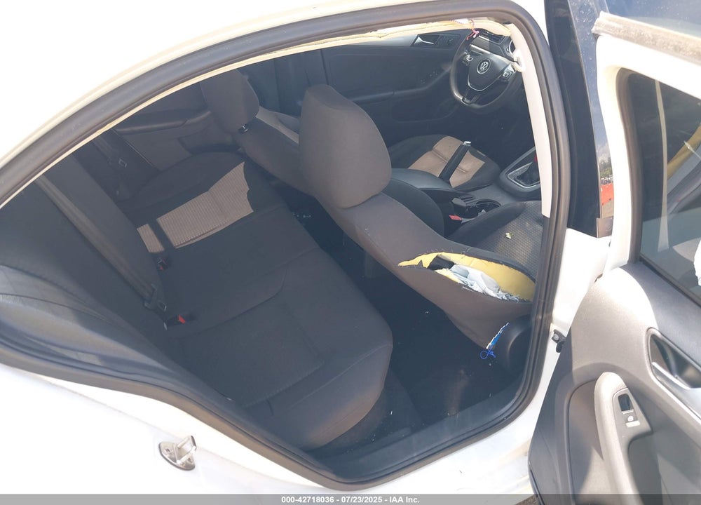 2016 VOLKSWAGEN JETTA VIN: 3VWD67AJ8GM250865