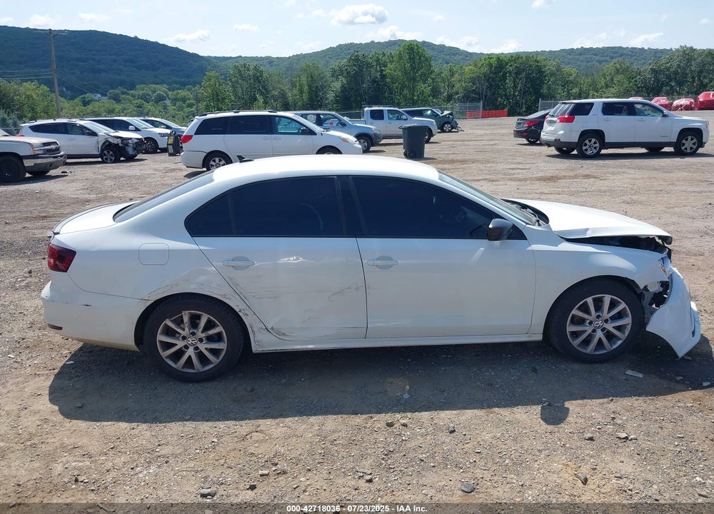 2016 VOLKSWAGEN JETTA VIN: 3VWD67AJ8GM250865