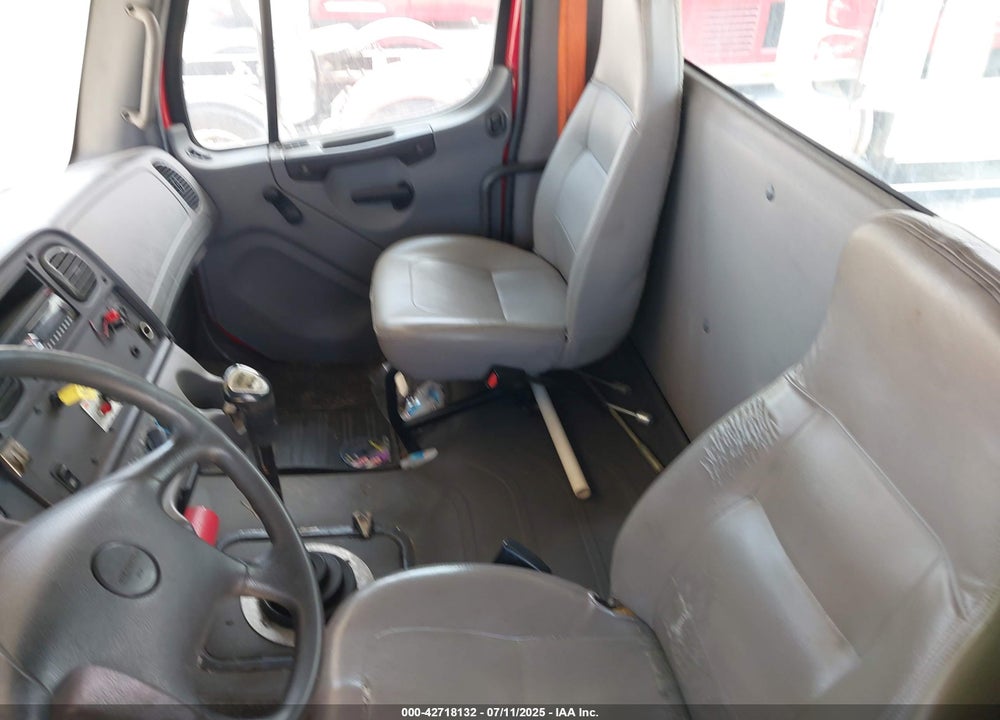 2007 FREIGHTLINER M2 106 MEDIUM DUTY VIN: 1FVHCYDC47HY32812